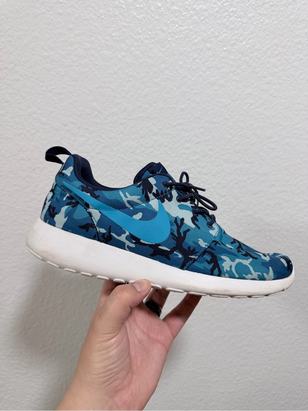 Nike blue camo roshe